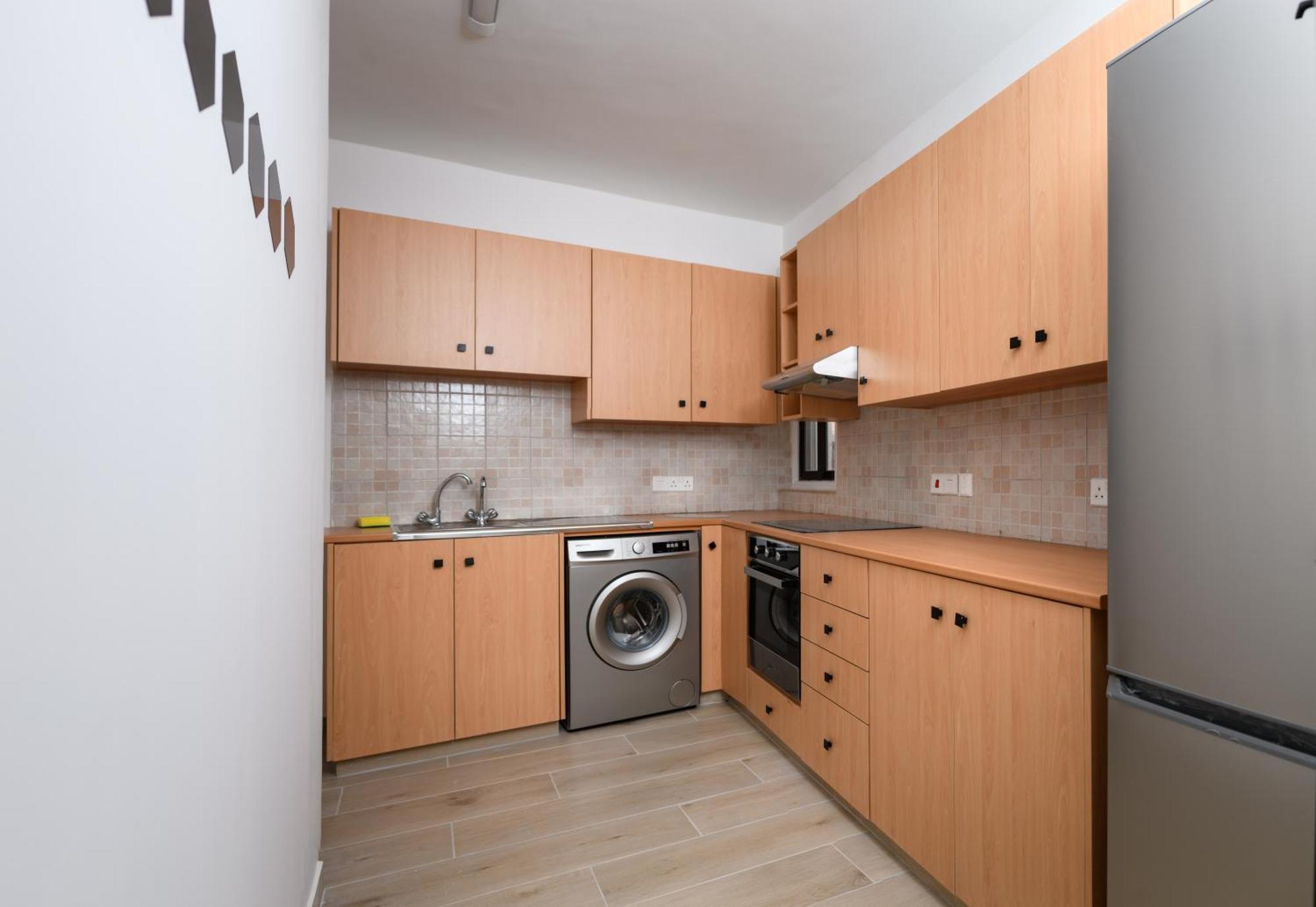 Ollies 3 Bedroom Apartment Larnaca Esterno foto
