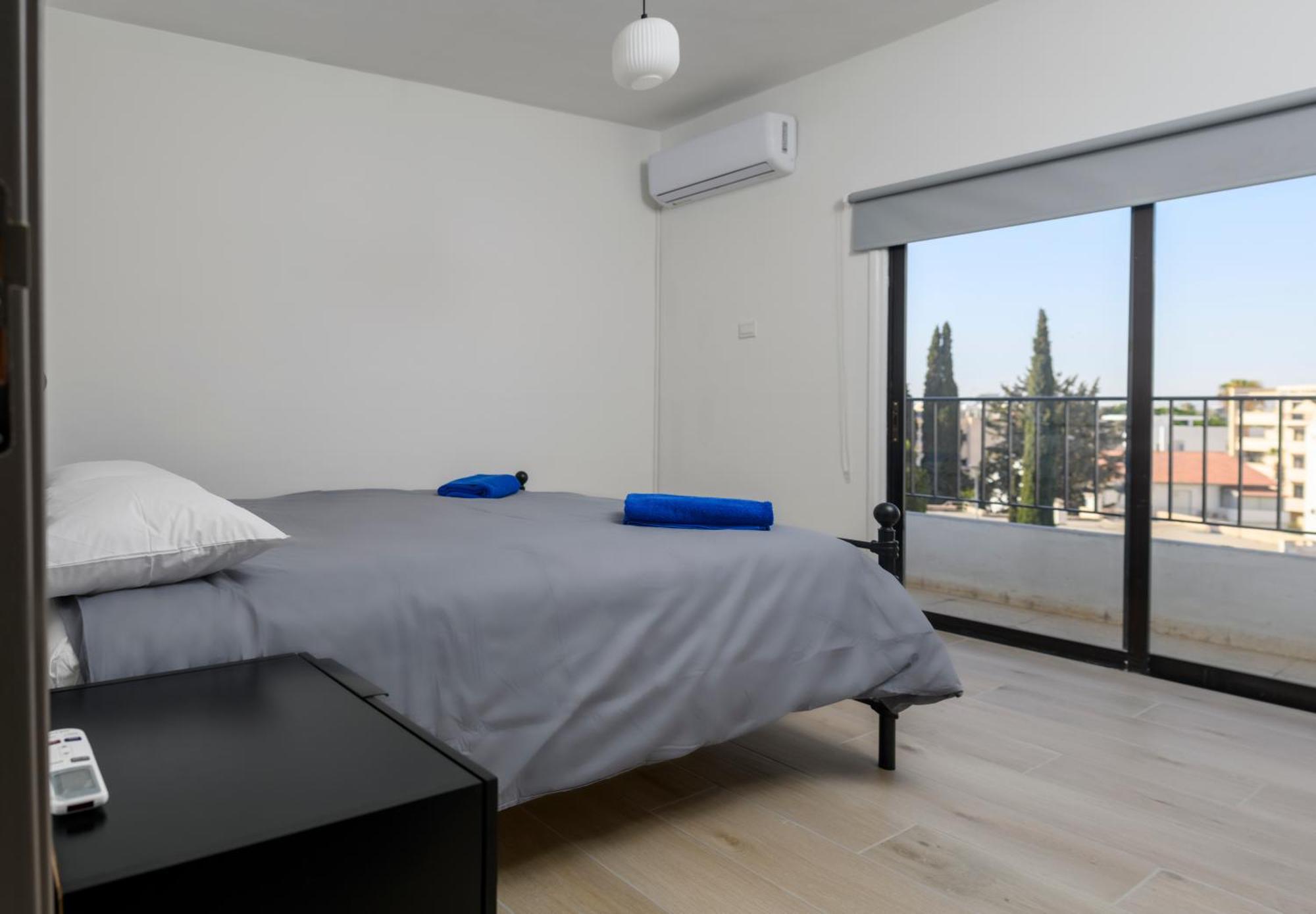 Ollies 3 Bedroom Apartment Larnaca Esterno foto