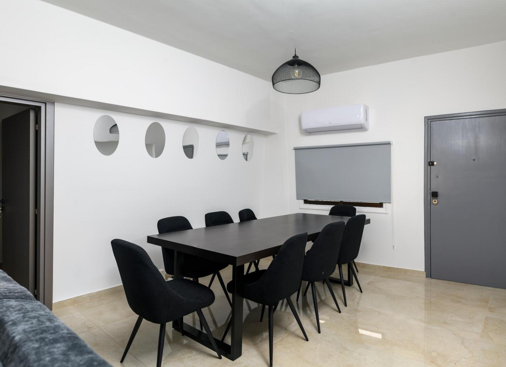 Ollies 3 Bedroom Apartment Larnaca Esterno foto