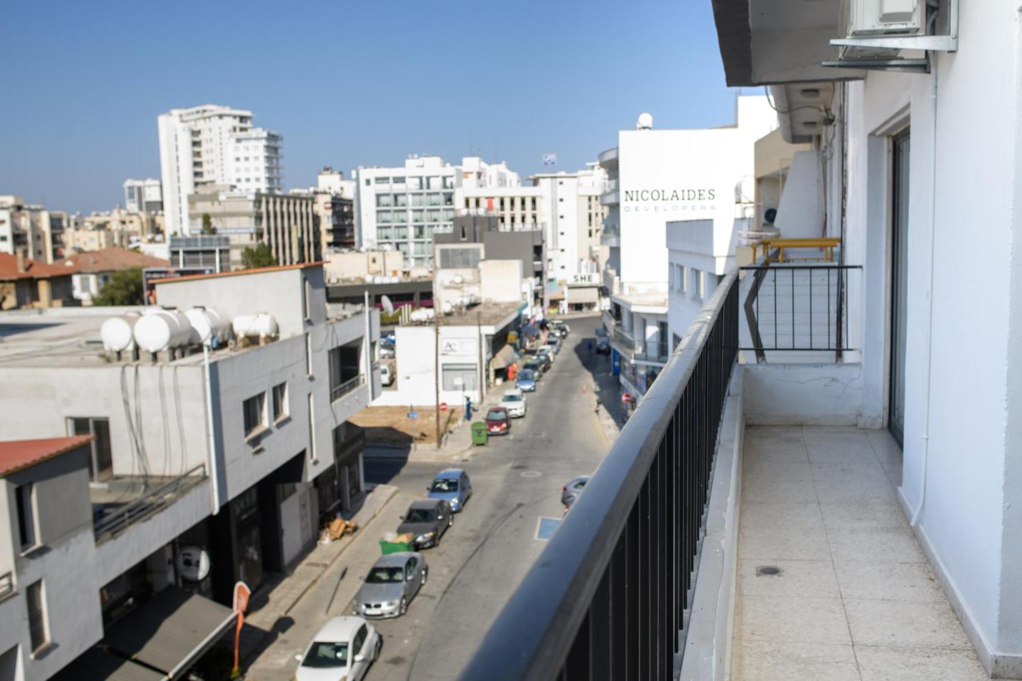 Ollies 3 Bedroom Apartment Larnaca Esterno foto