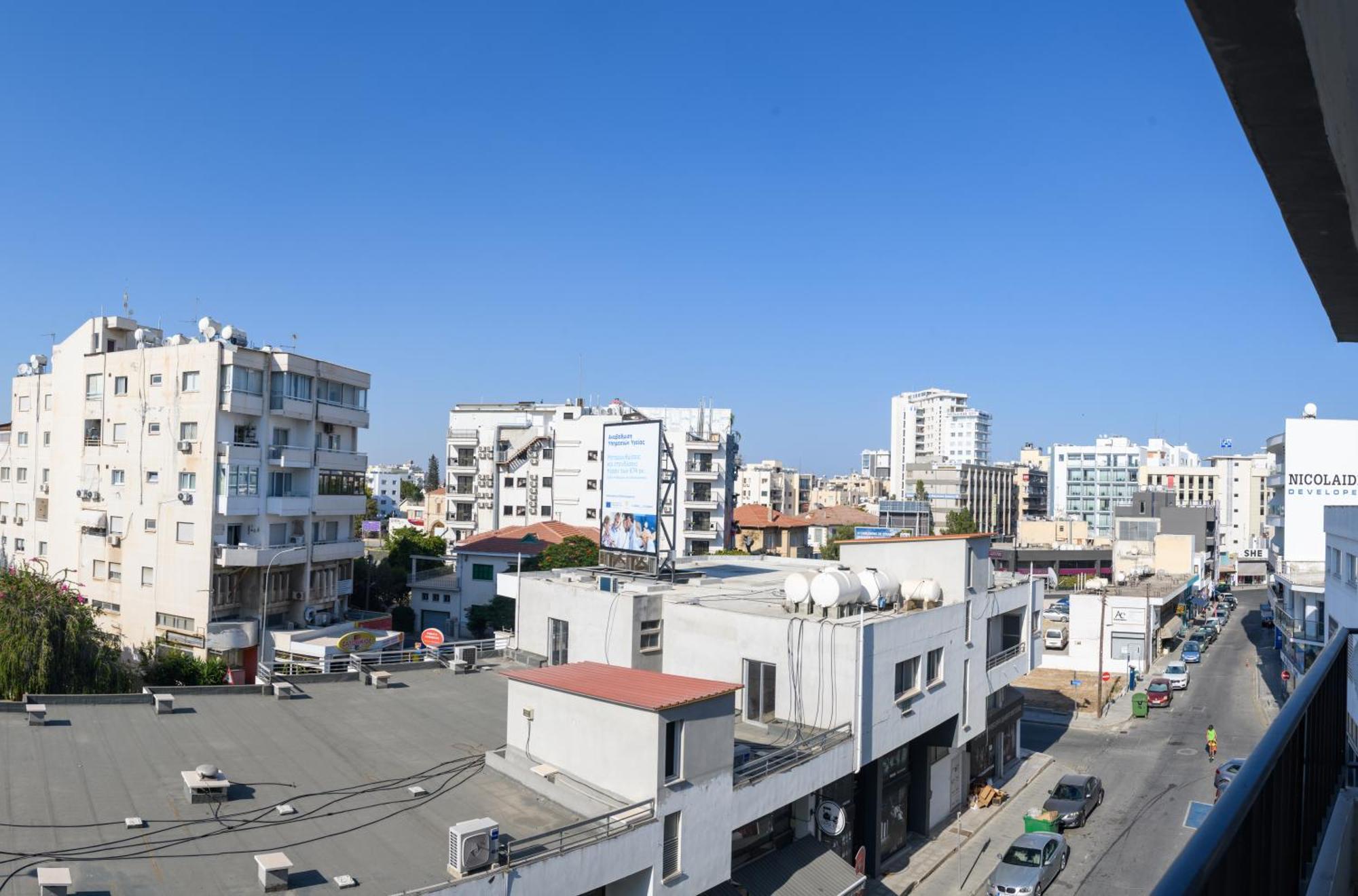 Ollies 3 Bedroom Apartment Larnaca Esterno foto